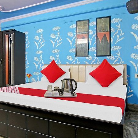 Flagship Hotel Decent Stay Near Pvr Vikaspuri Delhi Ню Делхи Екстериор снимка