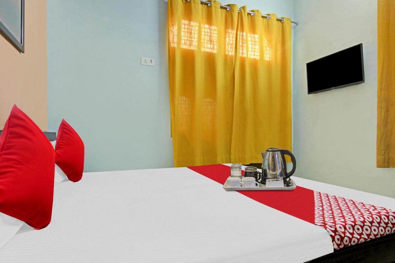 Flagship Hotel Decent Stay Near Pvr Vikaspuri Delhi Ню Делхи Екстериор снимка