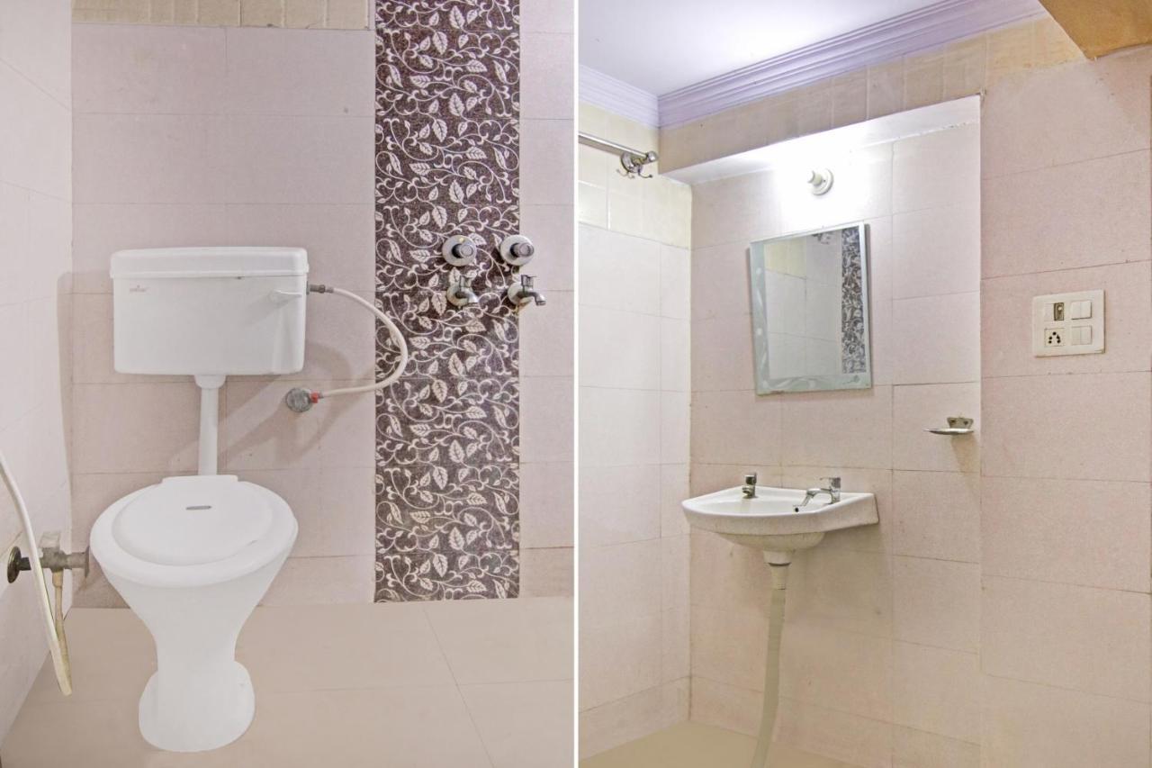 Flagship Hotel Decent Stay Near Pvr Vikaspuri Delhi Ню Делхи Екстериор снимка