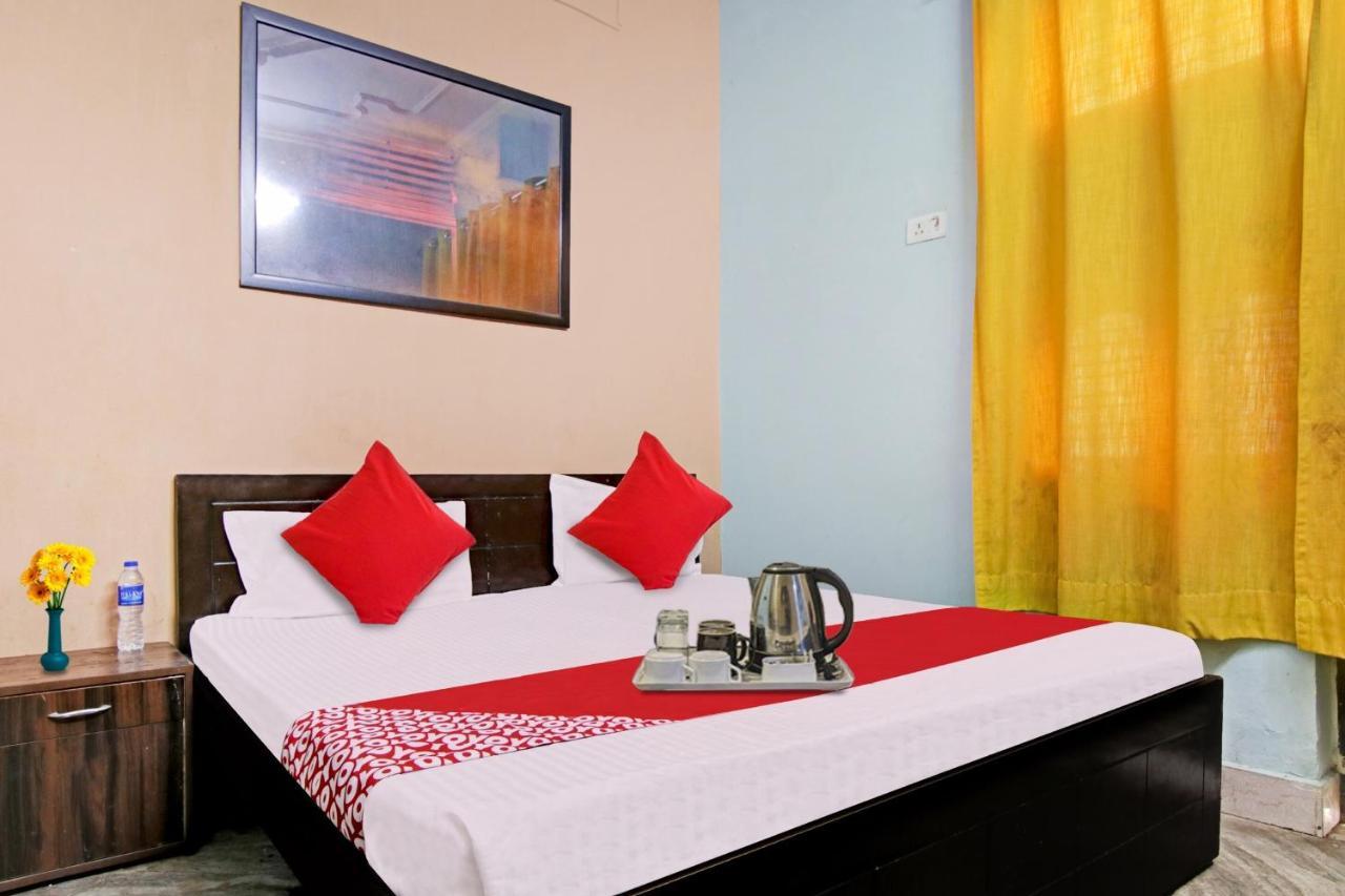 Flagship Hotel Decent Stay Near Pvr Vikaspuri Delhi Ню Делхи Екстериор снимка