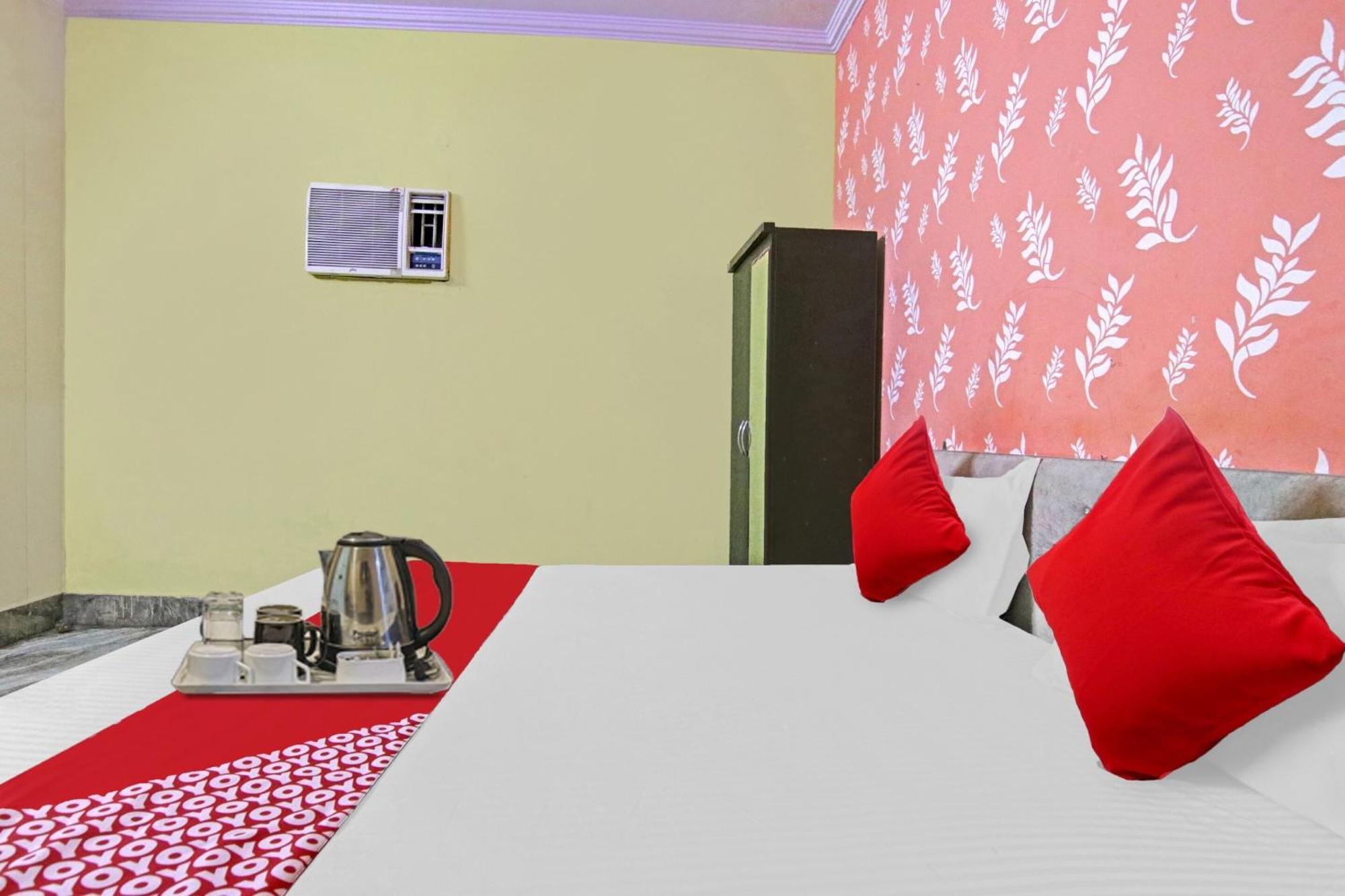 Flagship Hotel Decent Stay Near Pvr Vikaspuri Delhi Ню Делхи Екстериор снимка