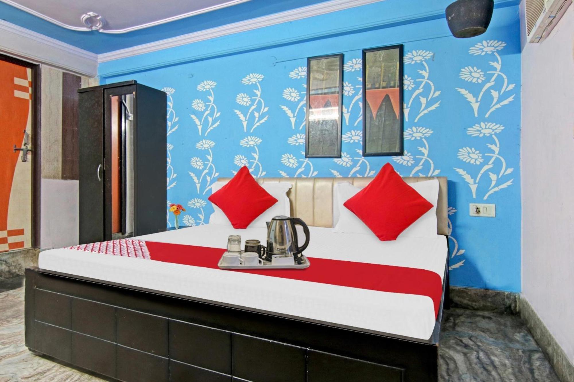 Flagship Hotel Decent Stay Near Pvr Vikaspuri Delhi Ню Делхи Екстериор снимка