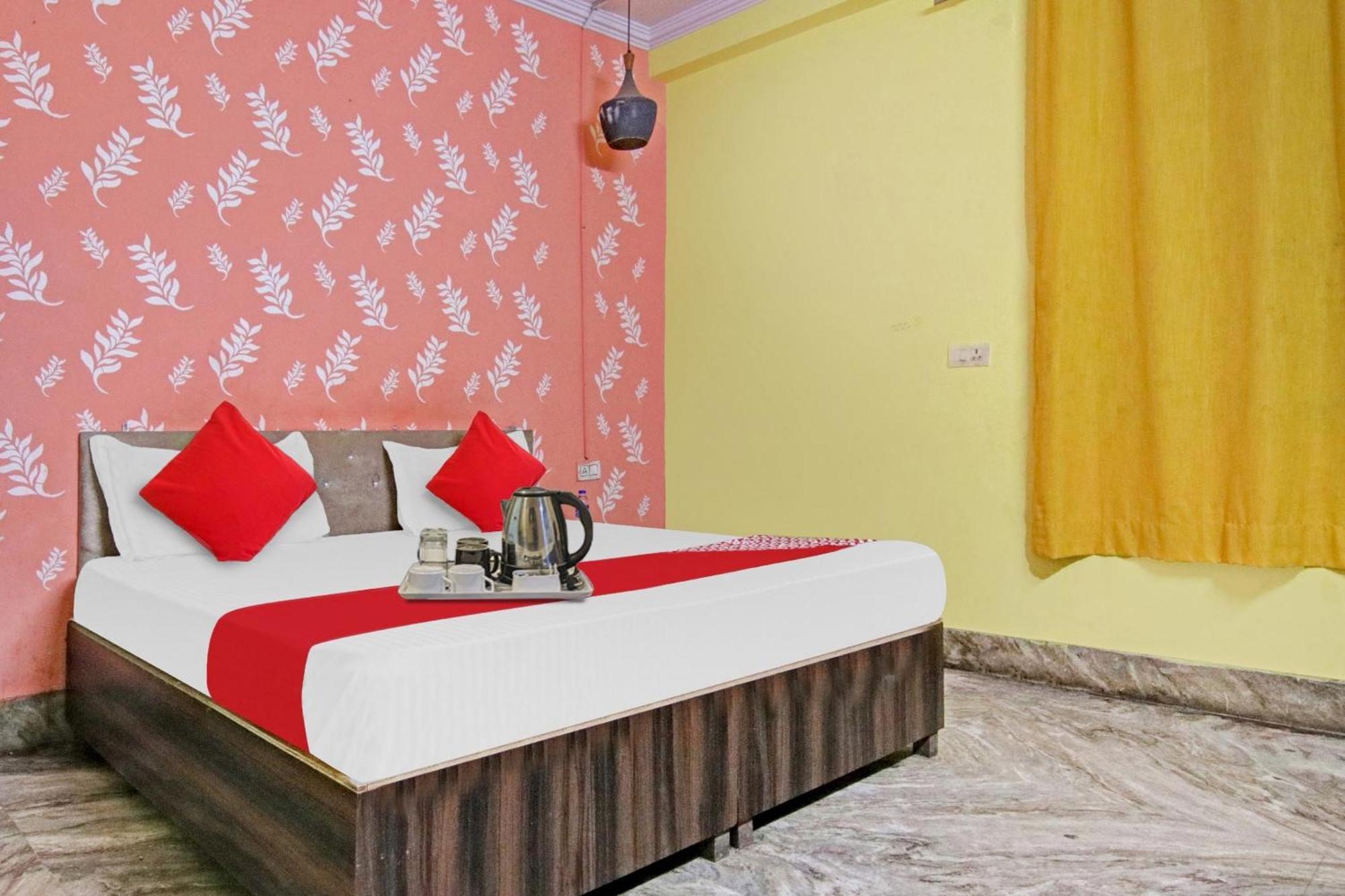 Flagship Hotel Decent Stay Near Pvr Vikaspuri Delhi Ню Делхи Екстериор снимка